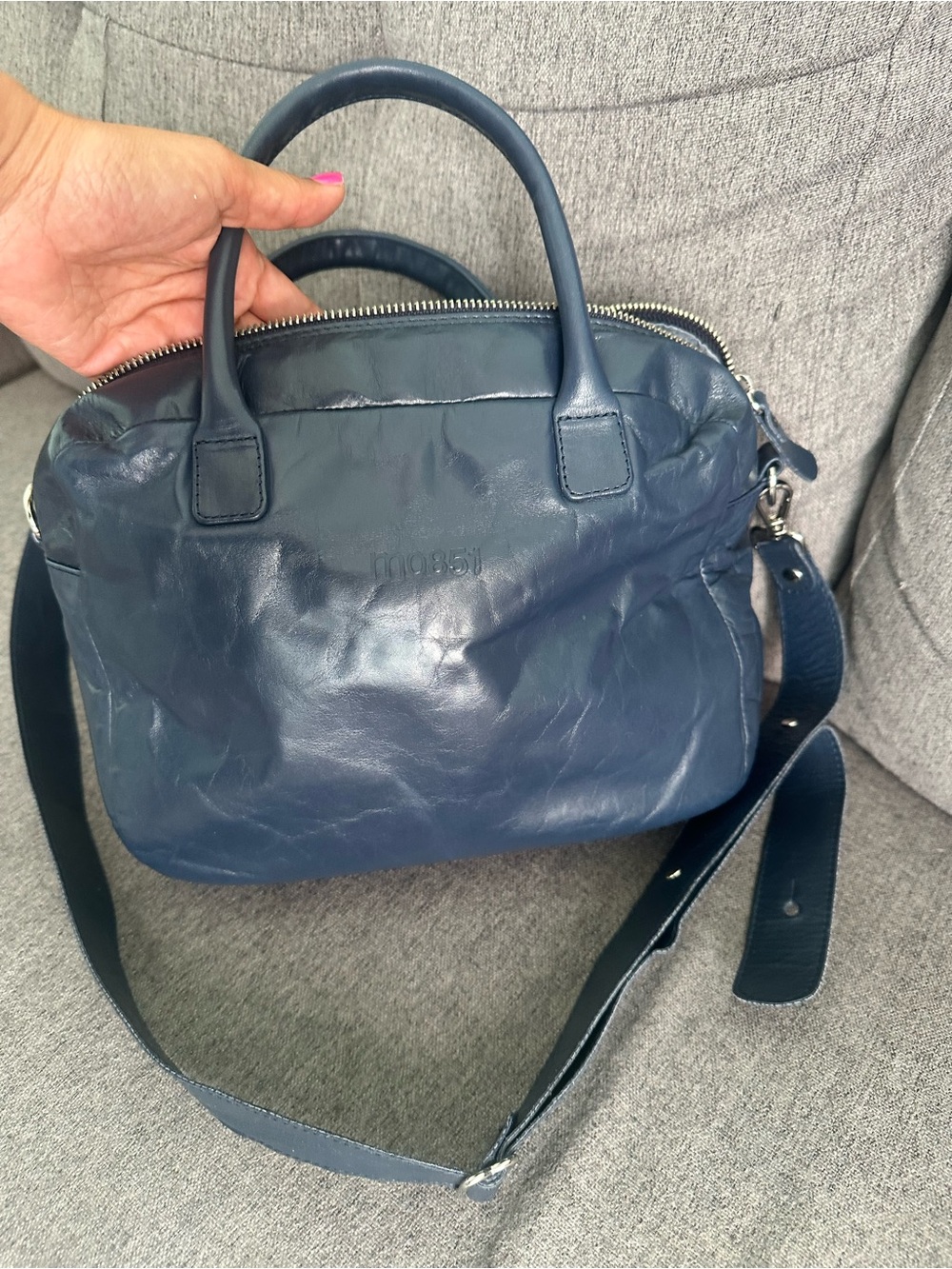 m0851 city handbag in navy aniline leather